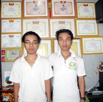 Cặp song sinh với niềm đam mê sáng tạo tin học